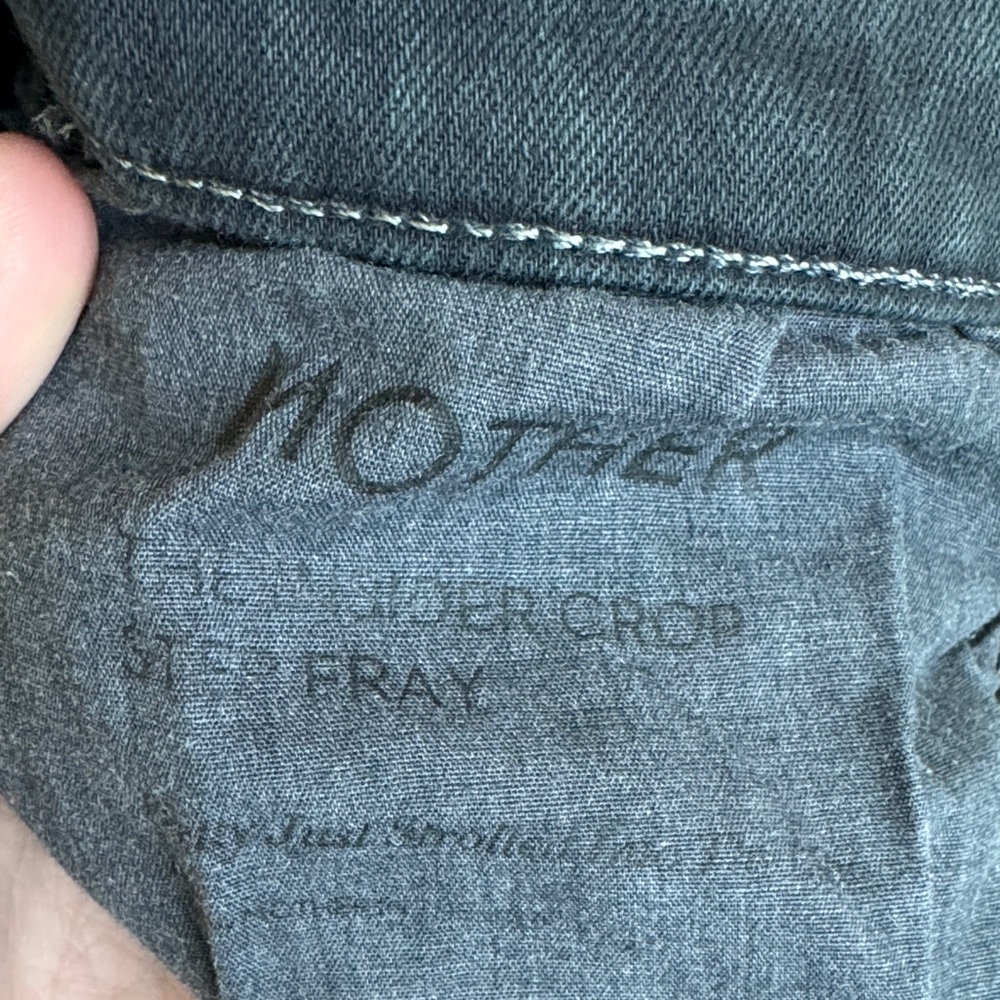 Mother Insider Crop Step Fray Jeans in Not Guilty Black Women’s Size 24 - Picture 6 of 16
